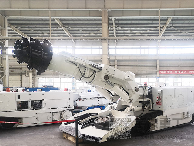 开隧道用什么机器